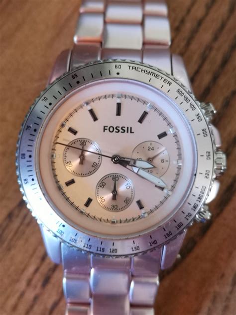 fossil klocka dam